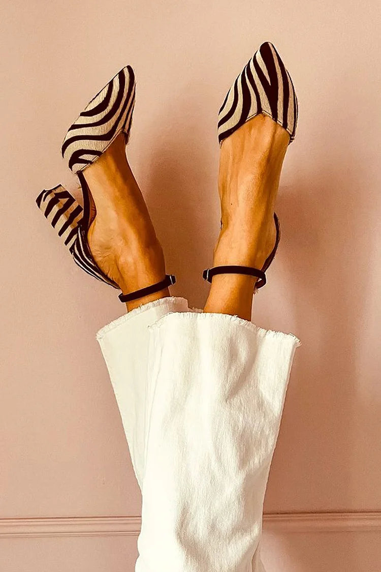 CHAUSSURES COURTES À POINTE AVEC IMPRIMÉ ZEBRÉ ET BRACELET