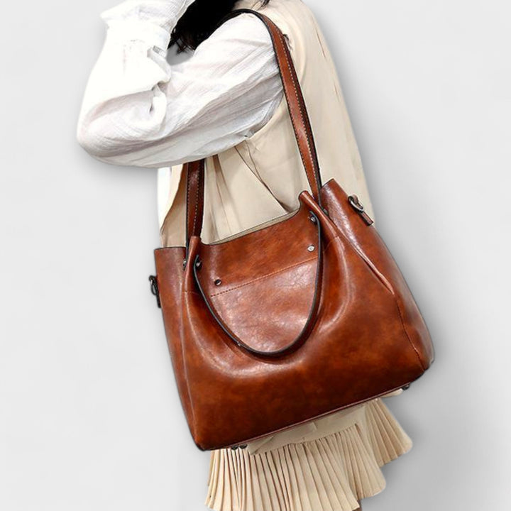 Cécile. - Sac vintage de 4 pièces