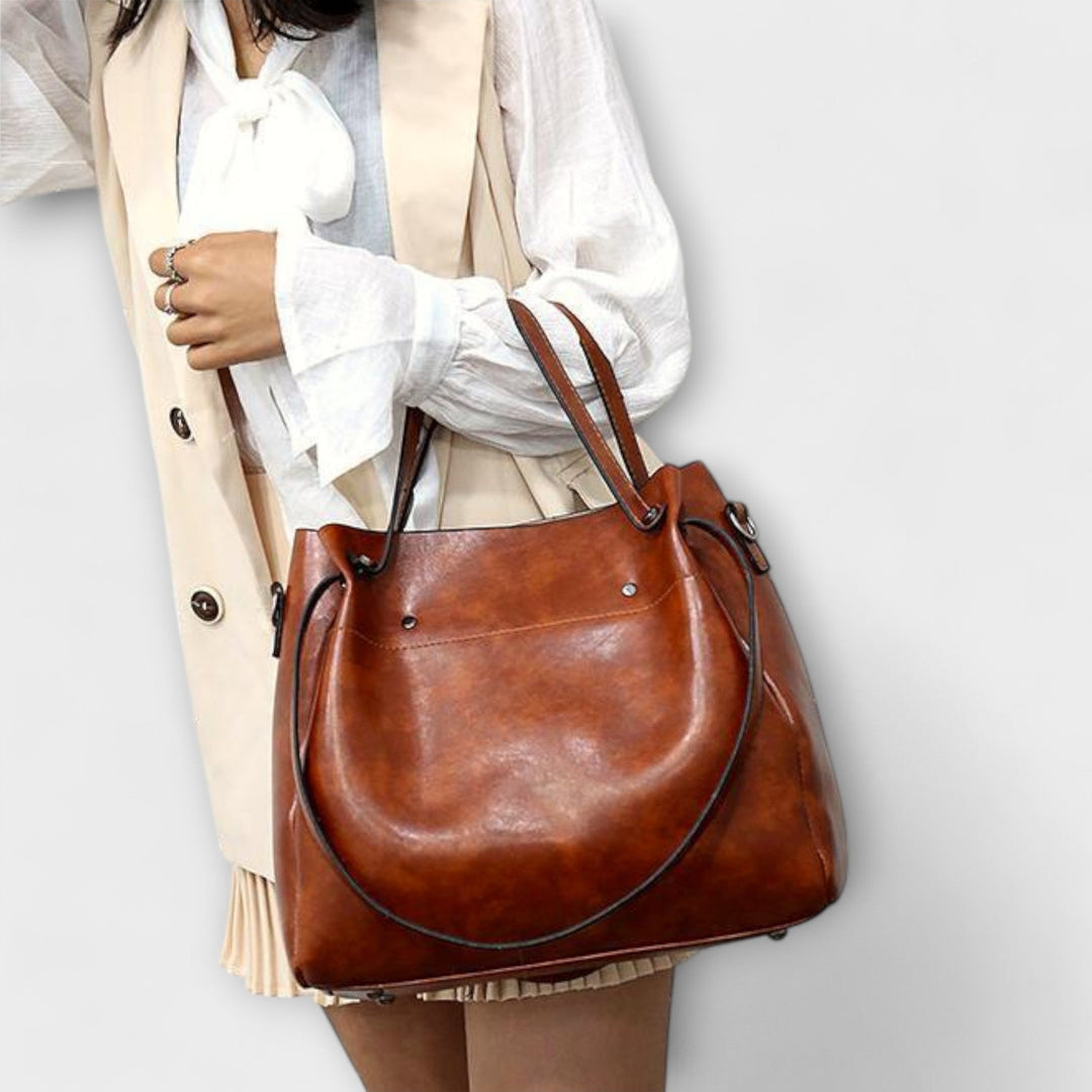 Cécile. - Sac vintage de 4 pièces