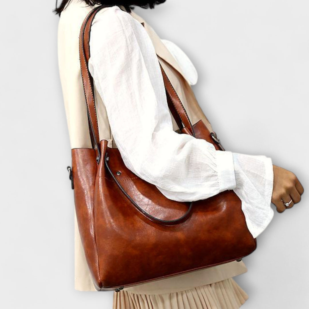 Cécile. - Sac vintage de 4 pièces
