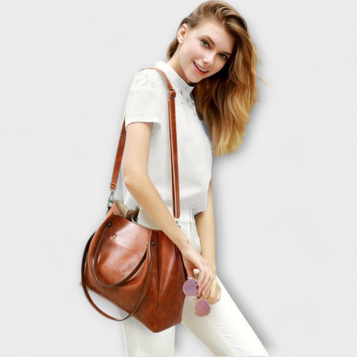 Cécile. - Sac vintage de 4 pièces