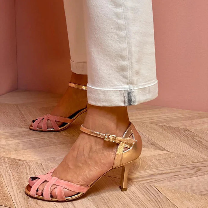 Perle de nude sandales à talons hauts avec brides