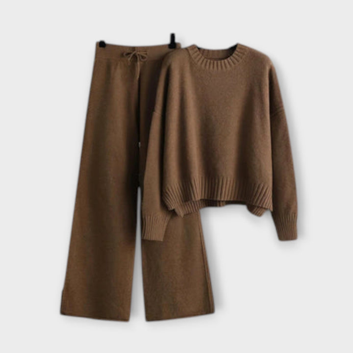 Ljuboslava - Ensemble élégant avec broderie pour occasions spéciales