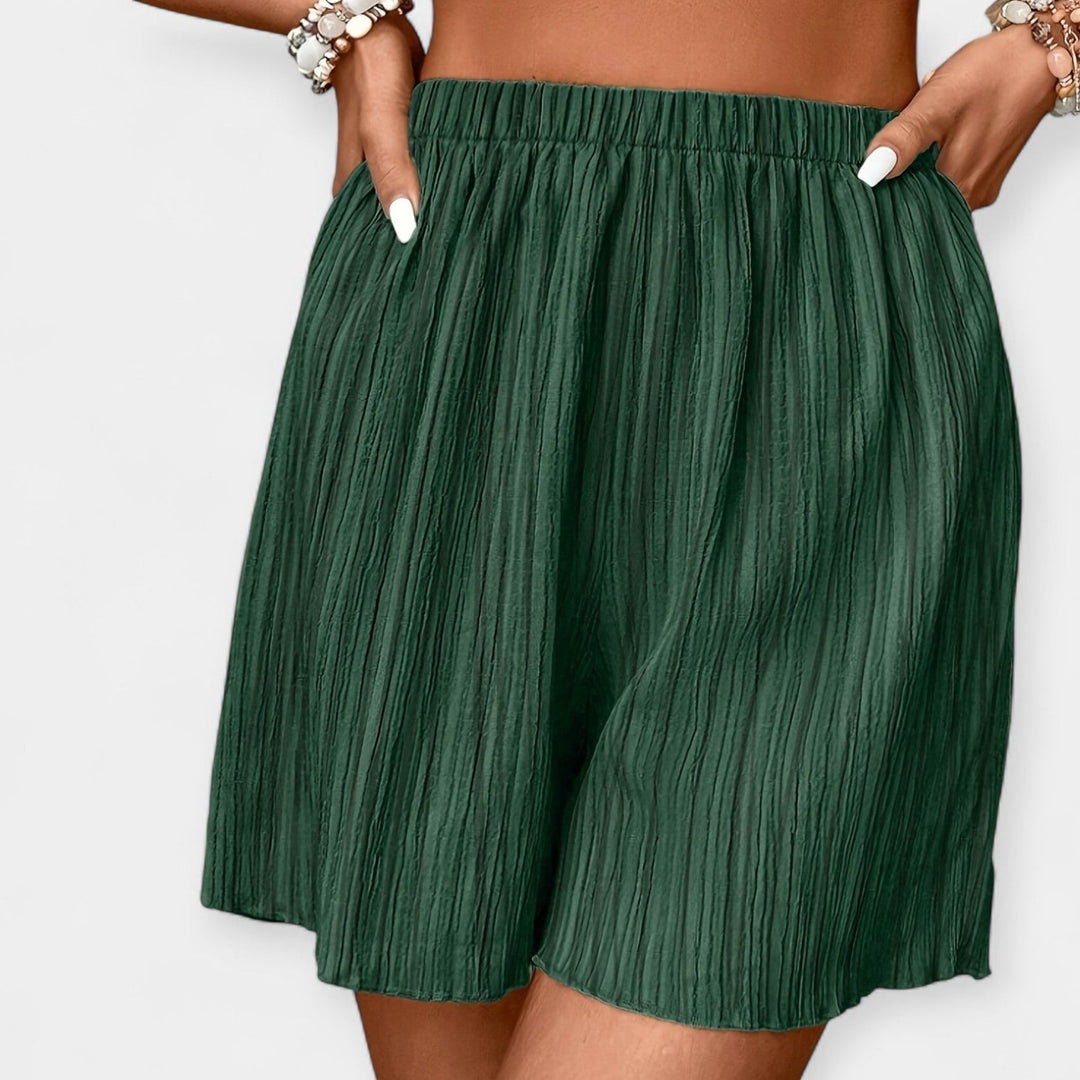 Shorts élégants avec plis