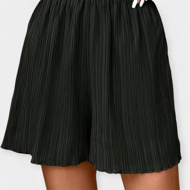 Shorts élégants avec plis