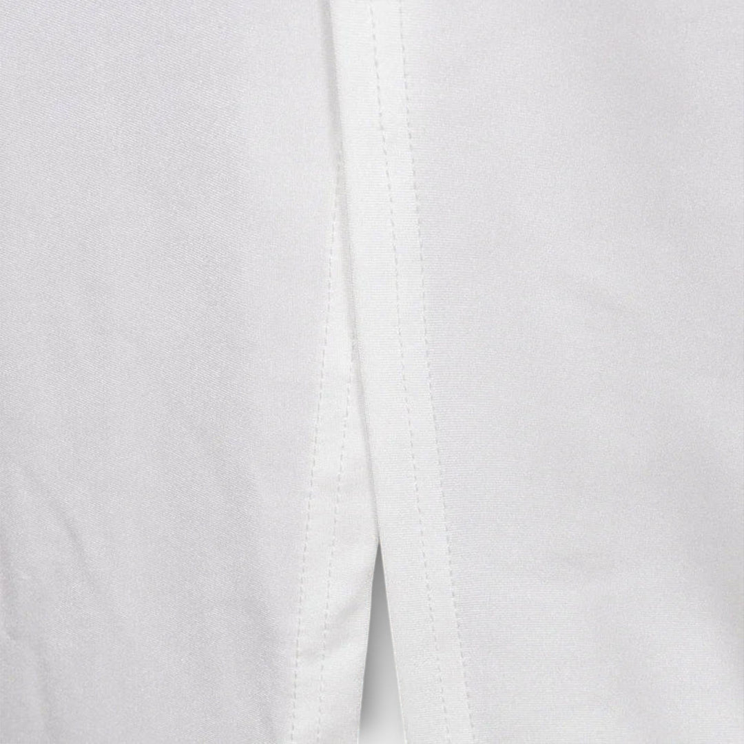Selah - T-shirt blanc à manches longues avec taille cintrée et accents de pierres brillantes